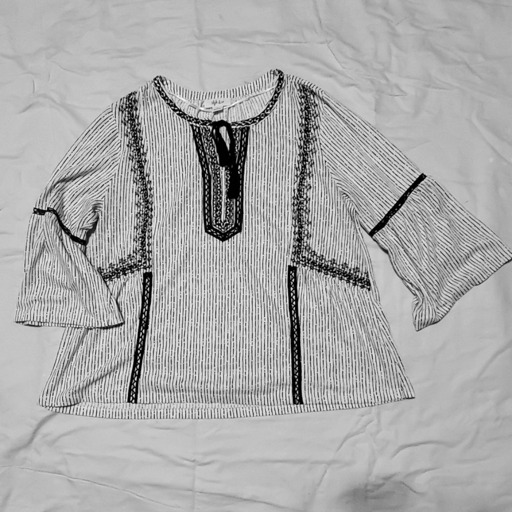 Style & co 3/4 length sleeve peasant style shirt